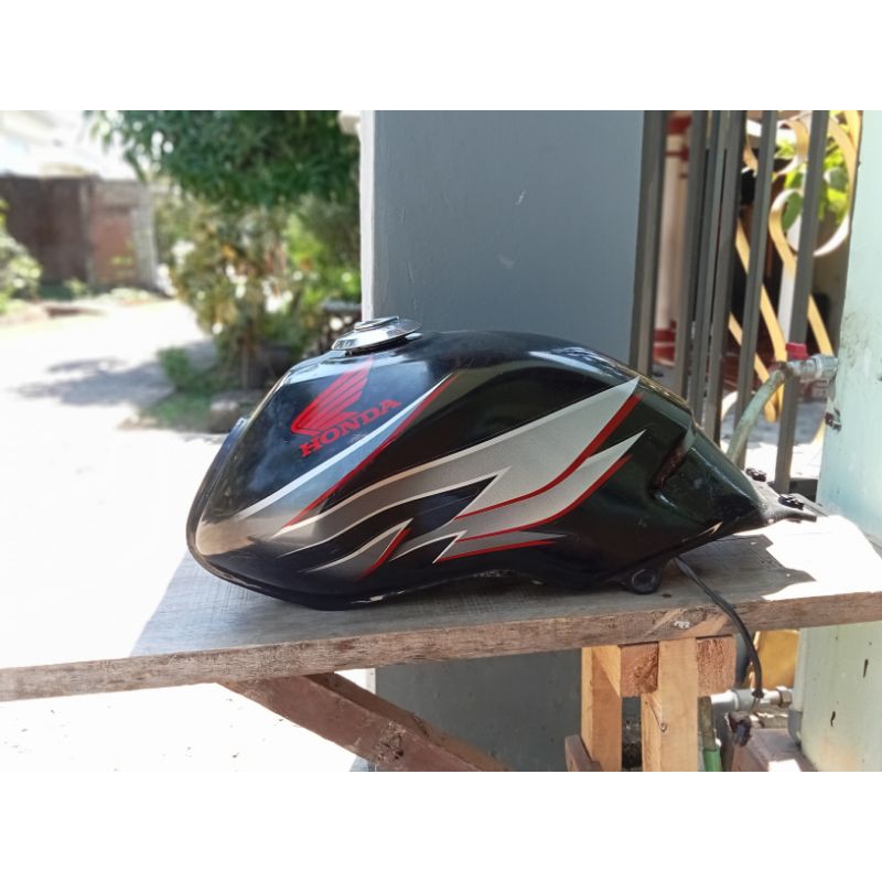 Jual TANKI TENGKI ADAH BENSIN MEGAPRO PRIMUS ORIGINAL COPOTAN TAHUN ...