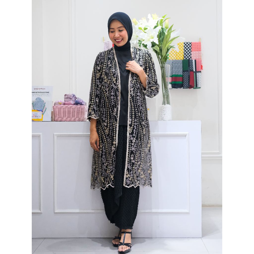 Jual Aileen Top Tulle Hitam | Kebaya Modern Hitam | Kebaya Wisuda ...