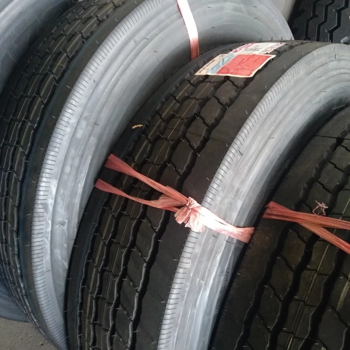 Jual Bridgestone R172 Ukuran 1100 R20 On Road - Ban Mobil Fuso 11.00-20 ...
