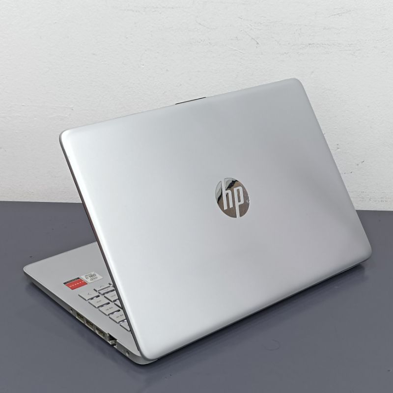 LAPTOP HP 14S-CF2034TX INTEL CORE I7-10510U 8GB SSD 512GB RADEON 530