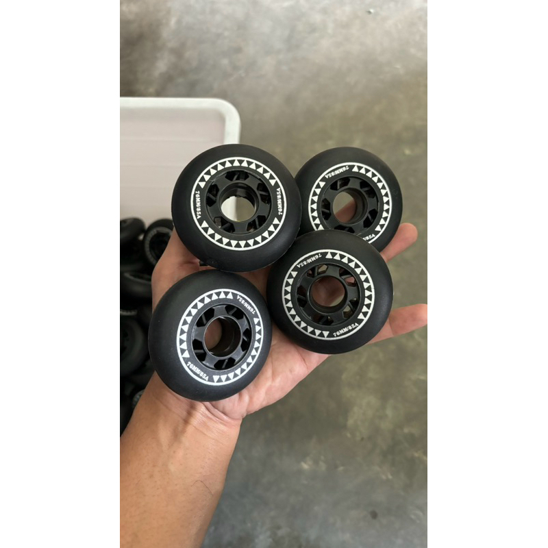 Jual ban sepatu roda ukuran 80mm dan 76mm kekerasan 85a | Shopee Indonesia