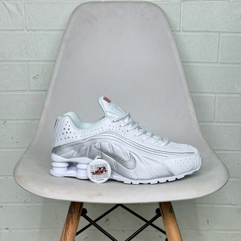 sepatu nike shox