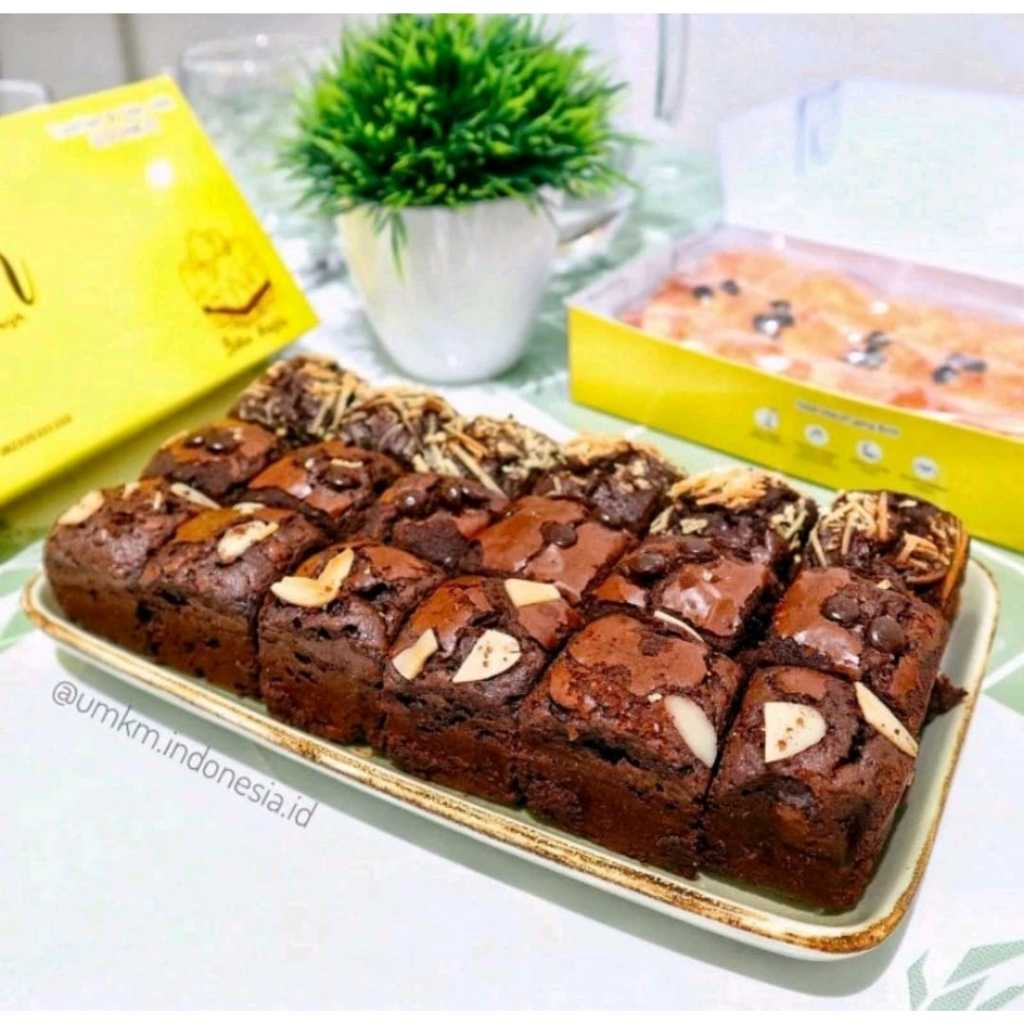 Jual Brownies Panggang Sekat 25 Ukuran 20x20 / Brownies Fudgy / Brownies Shiny Crust Topping