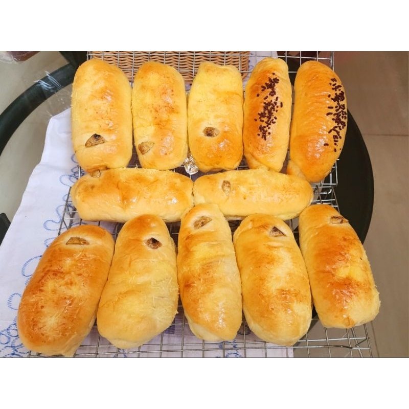 Jual ROTI TAIWAN 1 bix isi 10 pisang keju/pisang coklat/ayam | Shopee ...