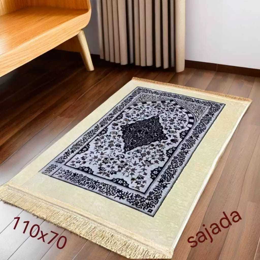 Sajadah Turki kiswah cream Rumbay gold Lembut dan Empuk Ukuran 110 x 70 / Sejadah Kiswah cream Bermotif Ukuran Jumbo Tampilah Menawan