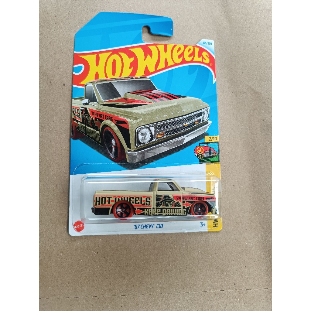 Hot Wheels '67 Chevy C10 - Escala 1:64 Pearl And Chrome 2023