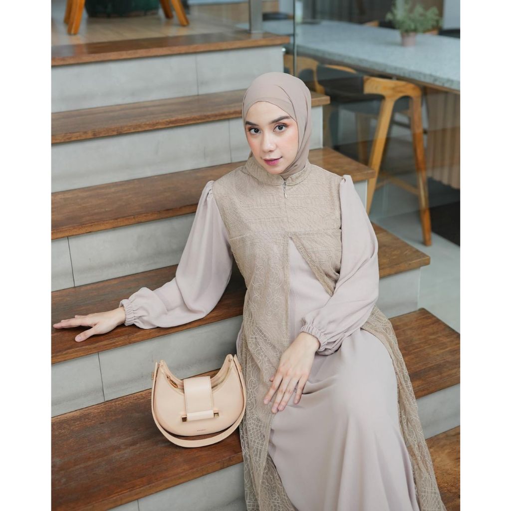Jual NEW!! ZALFA DRESS BAHAN CRINKLE AIRFLOW + CHANTILY dress kondangan ...