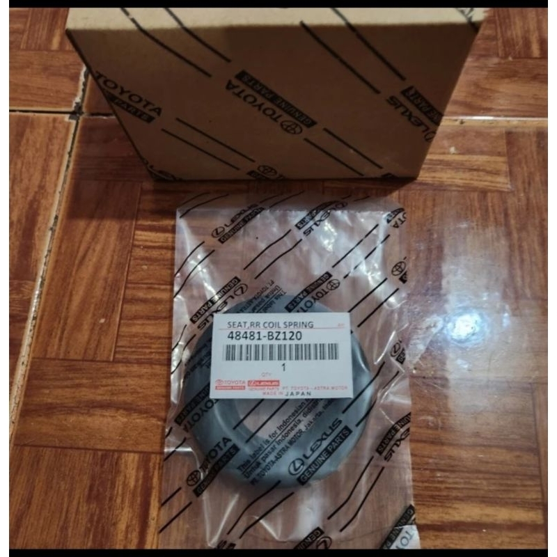 Jual Karet tatakan per keong belakang atas toyota raize rocky 48481 ...