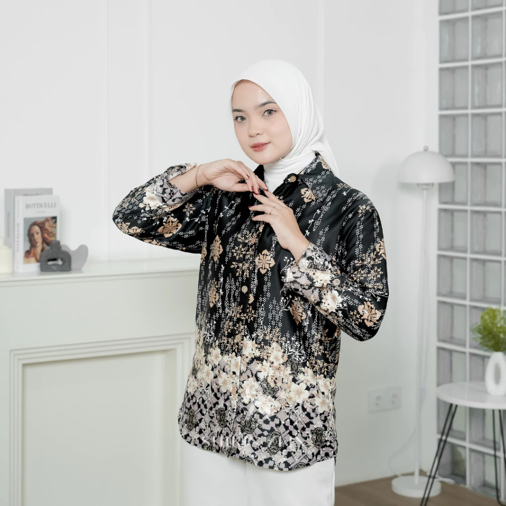 Blouse Maudy Tampilan Keseluruhan
