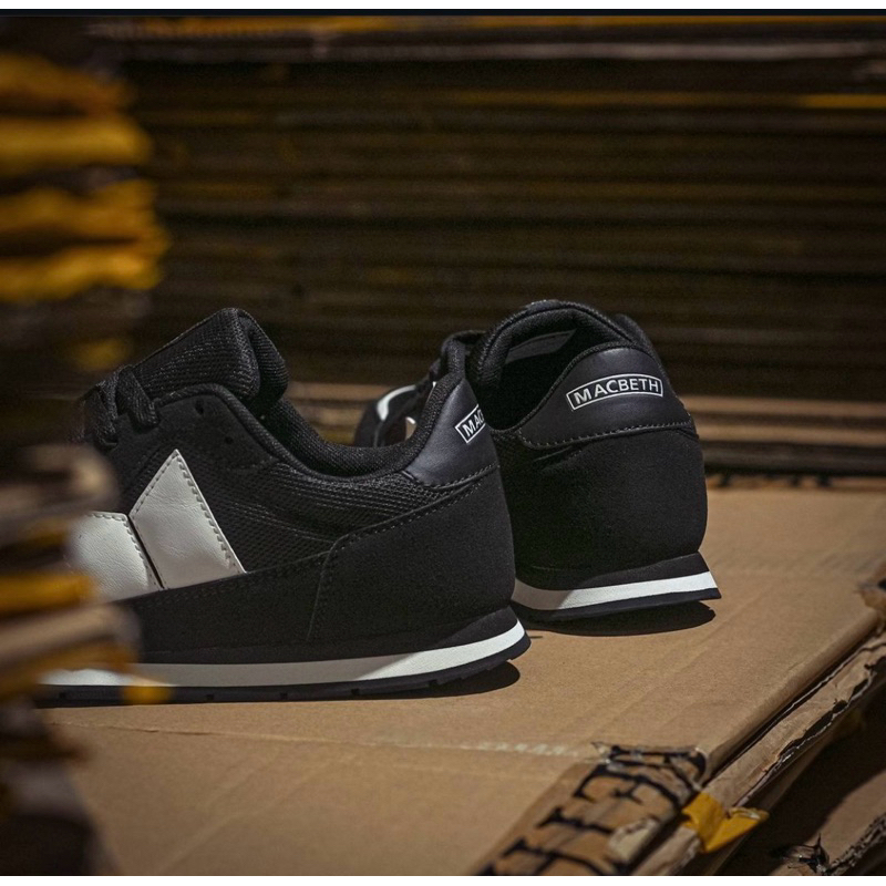 Jual MACBETH ARCADE BLACK WHITE | Shopee Indonesia