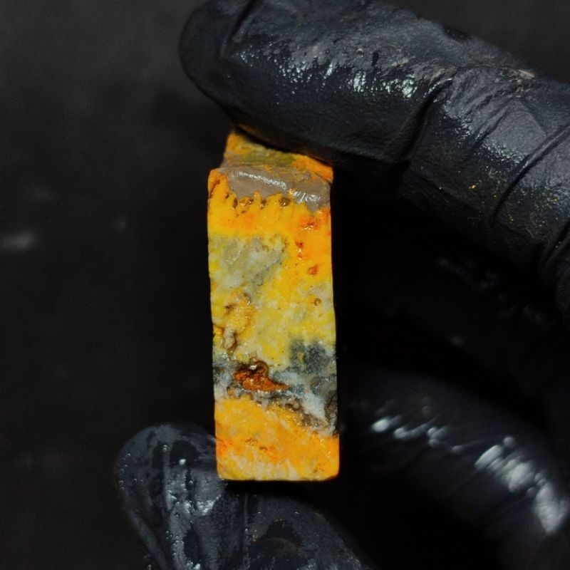 Jual Bumblebee jasper/batu oncom/Bahanan batu Bumblebee/lempengan batu ...