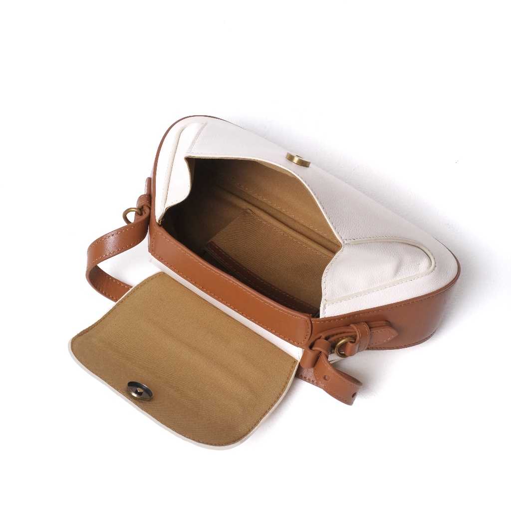 Jual LOIS Sling bag. Genuine leather. | Shopee Indonesia
