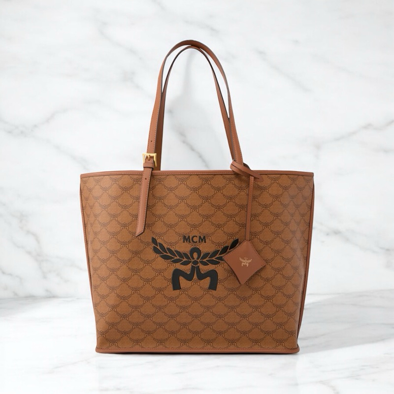 MCM Medium Himmel Shopper Tote Bag in Lauretos