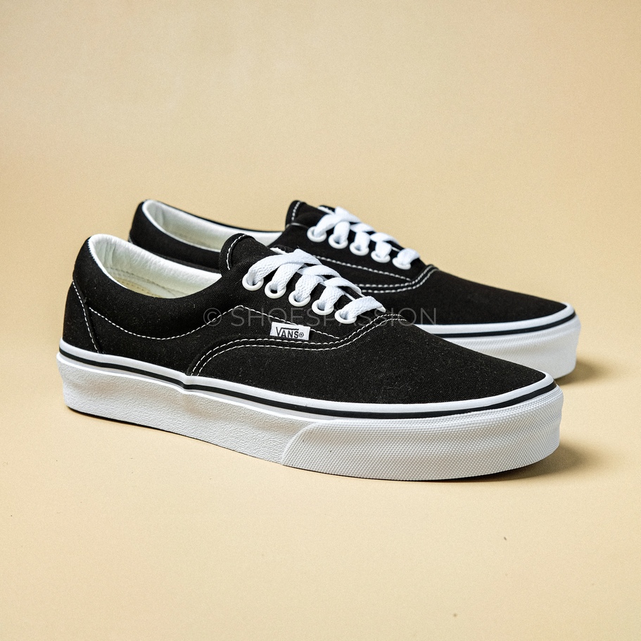 Era black white shop