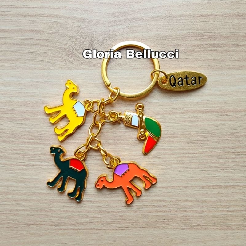 Jual gantungan kunci qatar onta keychain souvenir oleh oleh negara arab ...
