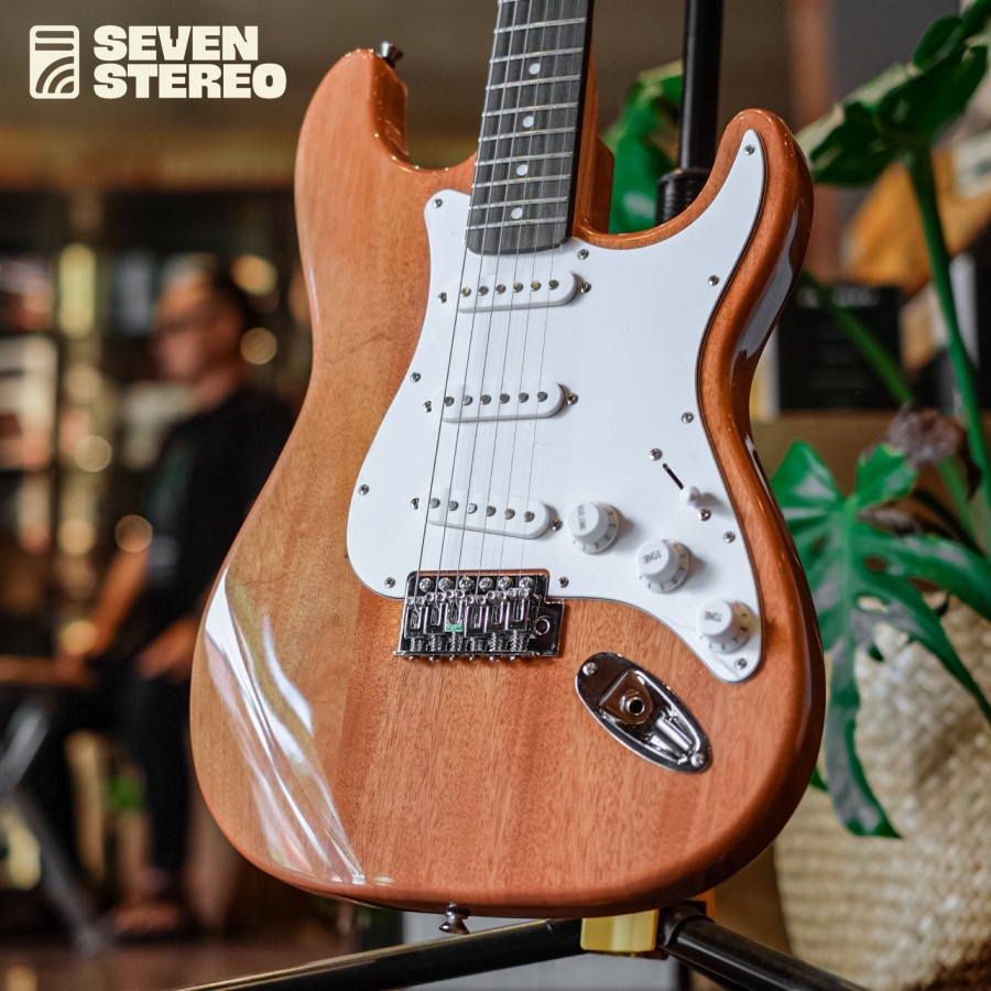 Jual Stinger SST10 Stratocaster Model Electric Guitar Natural Mahogany ...