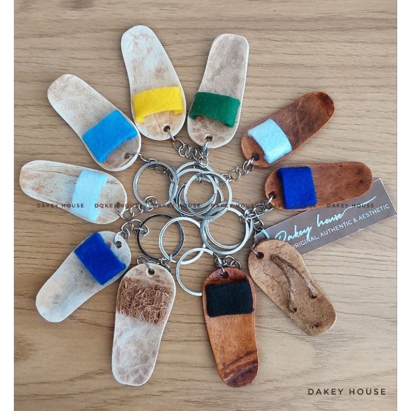 Jual Gantungan Kunci Ramah Lingkungan Batok Kelapa | Shopee Indonesia