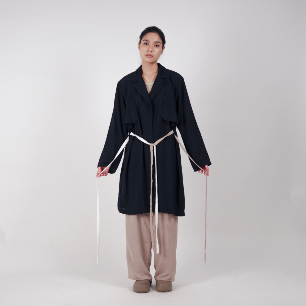 Jual Istafada - Ixia Coat (Black) | Shopee Indonesia