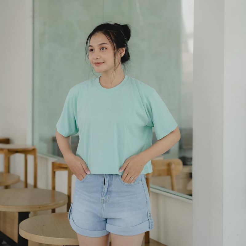 Oversize Croptop - Dubai's Signature Black Elegance
