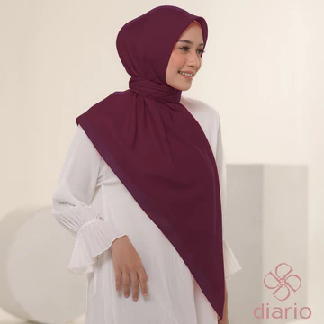 Diario Kerudung Segi Empat Ultrafine Plain Scarf Voal Red Series