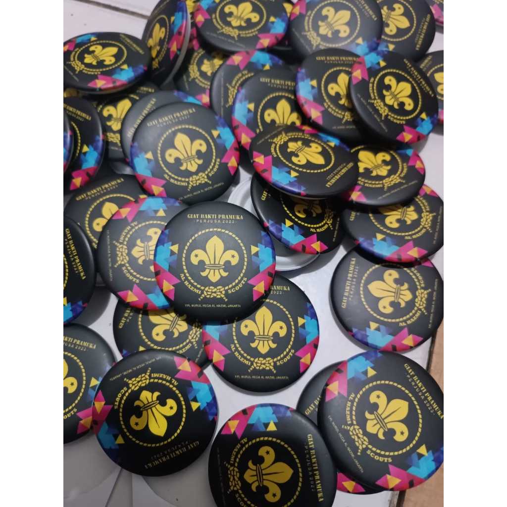 Jual Pin Peniti Bebas Desain Custom Suka Suka Ukuran 44mm Glossy/Doff ...