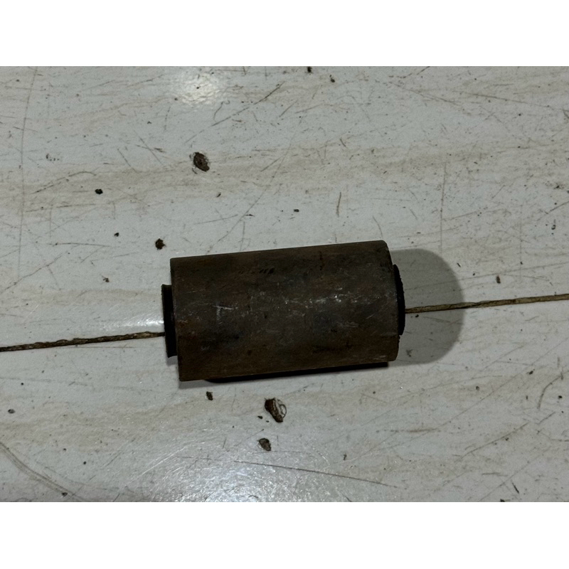 Jual Bushing Karet Spring Belakang Per Dynasaurus Hino Dutro Dyna Rino ...