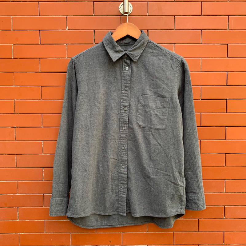 Jual Uniqlo flannel dark grey | Shopee Indonesia