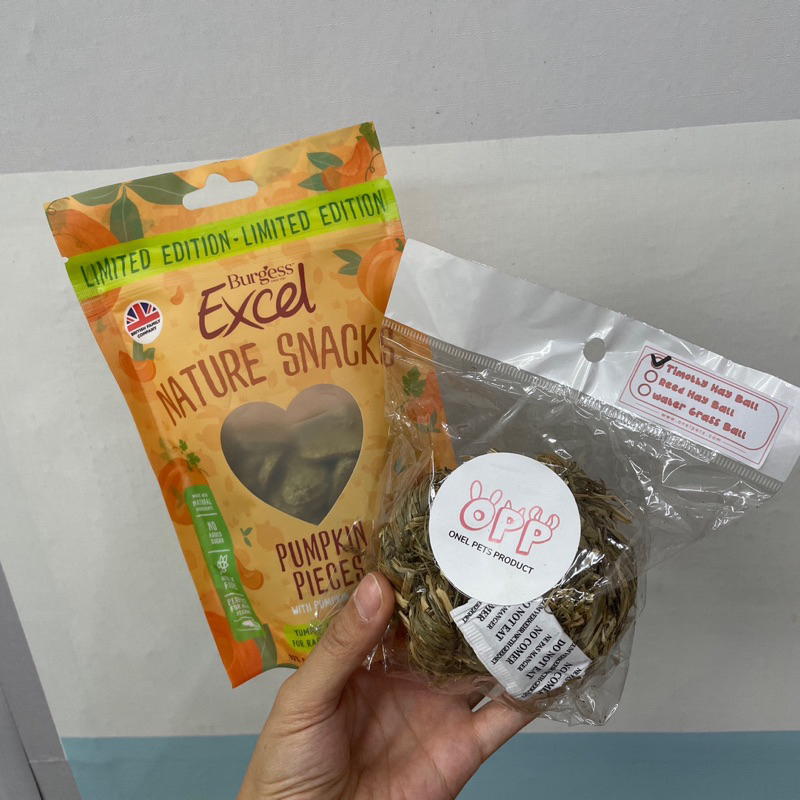 Jual PROMO BURGESS EXCEL NATURE SNACK & ONEL TIMOTHY HAY BALL/snack ...