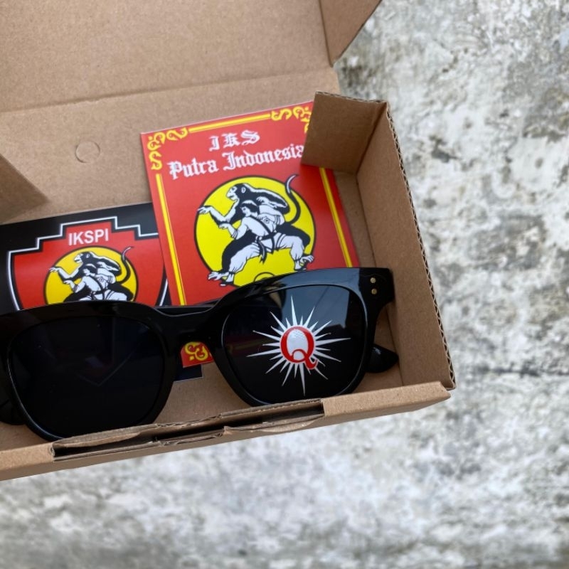 Jual ( FREE STICKER ) kacamata ikspi Q qontak kaca hitam | Shopee Indonesia