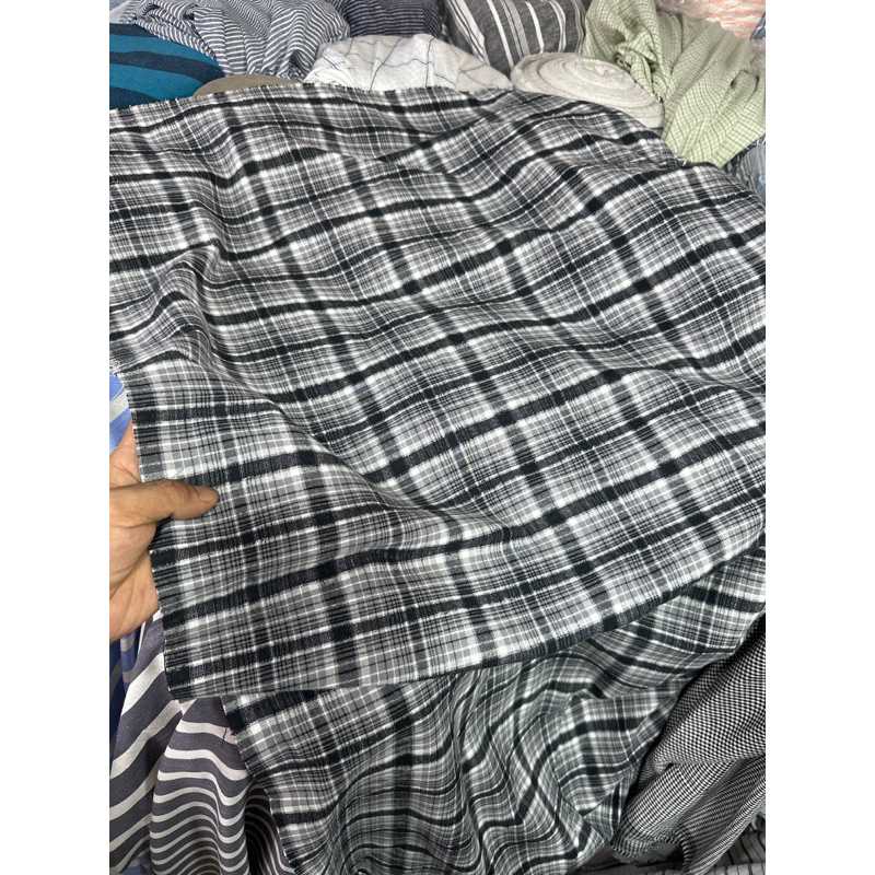 Jual bahan Kain katun linen motif kembang salur kota2 ( harga per meter