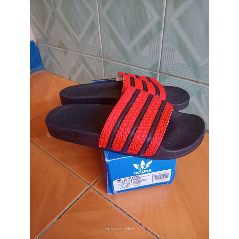 Sandal Adidas Adilette Premium berkualitas promo BNIB