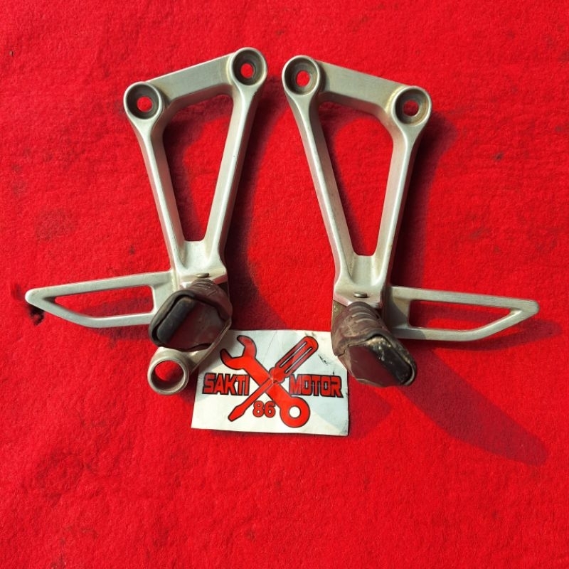 Jual Dudukan Footstep Belakang Honda Cbr Old Original Shopee Indonesia