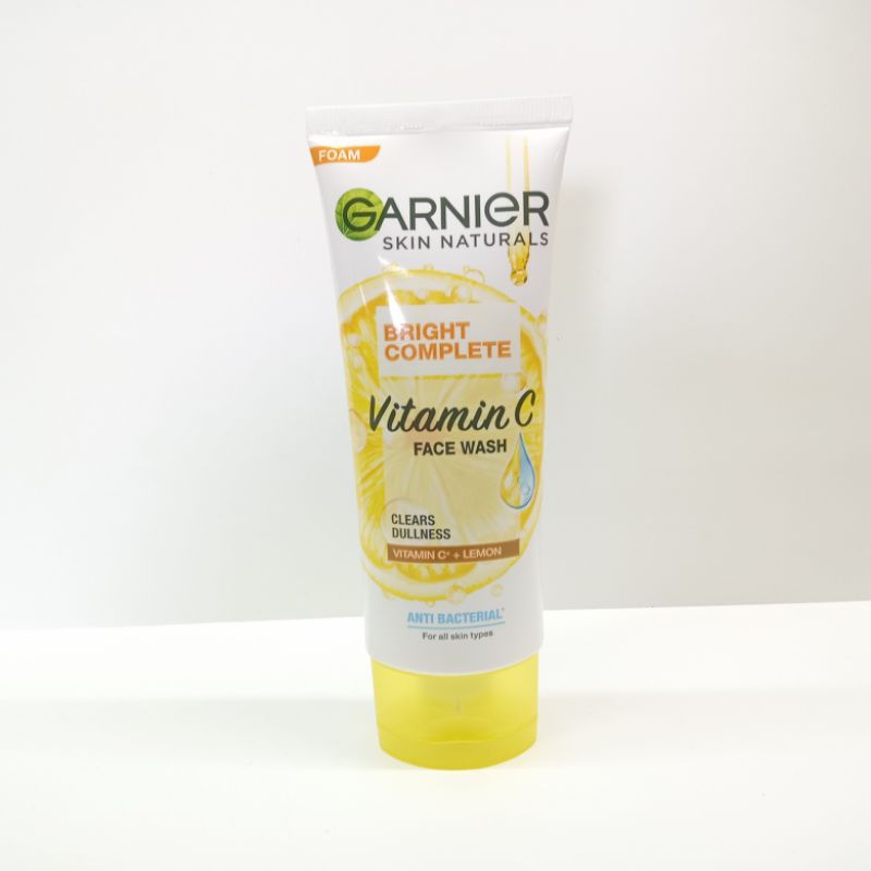 Jual Garnier bright complete vitamin c + facial wash Garnier vitamin c 100 ml Shopee Indonesia