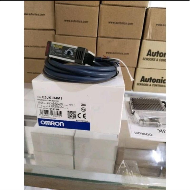Omron E3JK-R4M1 Photoelectric Sensor – Brand New In Box – Other Sensors
