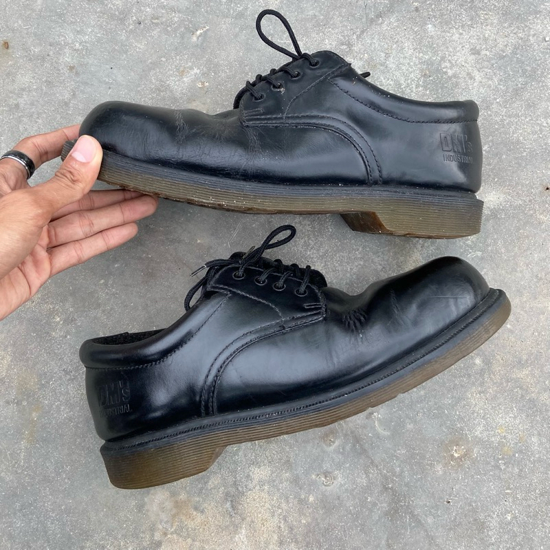 Dr martens clearance 2215