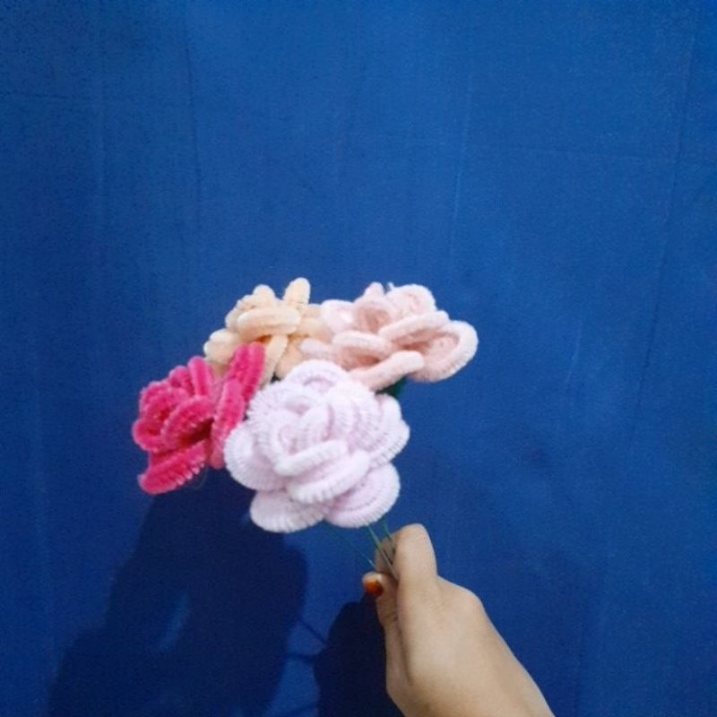 Jual bunga mawar by Musa/bunga pipe cleaner/isian buket/isian vas bunga ...