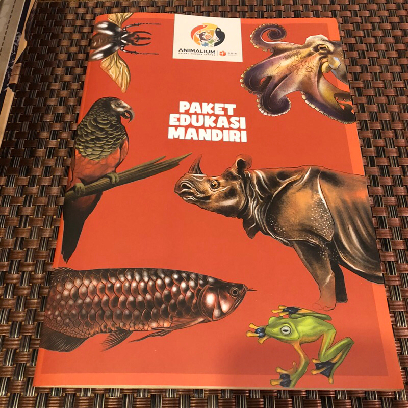 Jual Buku Animalium Paket Edukasi Animalium | Shopee Indonesia