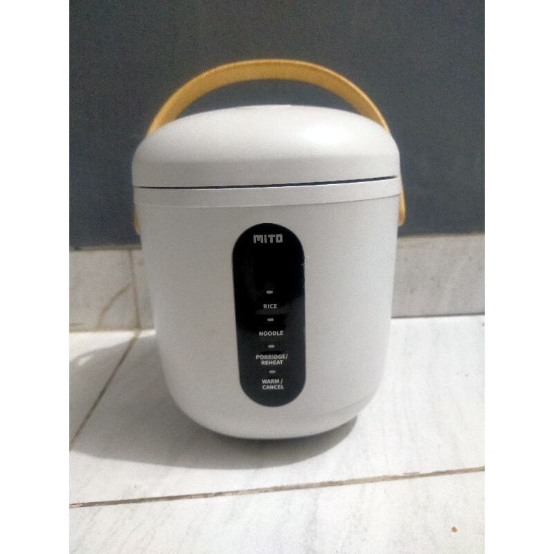 Jual MITO RICE COOKER MINI 0,5 L TIPE R11 Shopee Indonesia