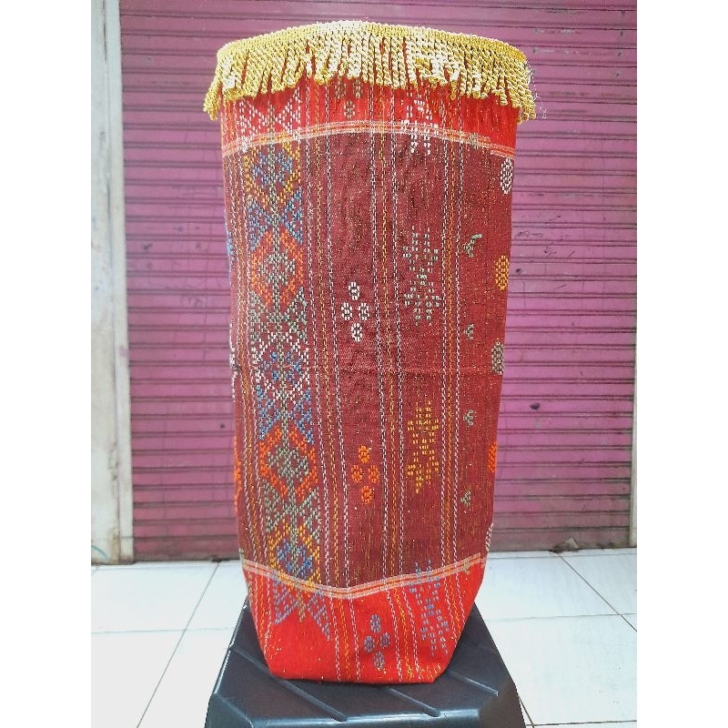Jual Tandok Ulos motif Sadum Rumbai Emas ukuran 5 liter - 7 liter ...