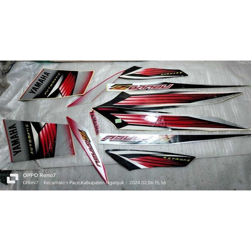 Jual Striping stiker bodi body kanan kiri full set Nouvo z tahun 2005
