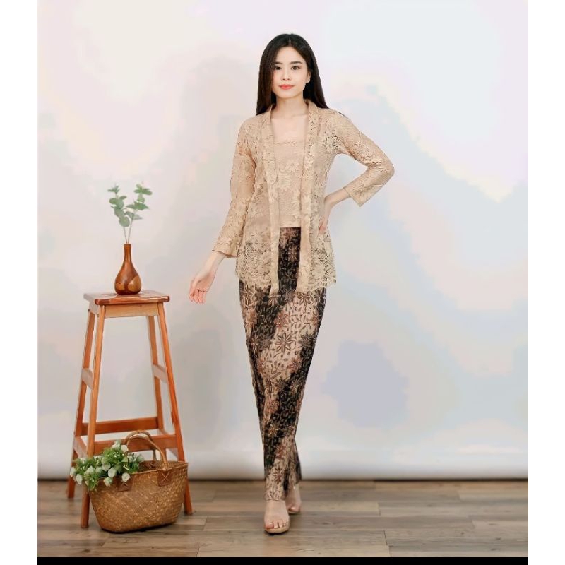 Jual Kebaya Brokat Bali Kutubaru Modern | Shopee Indonesia