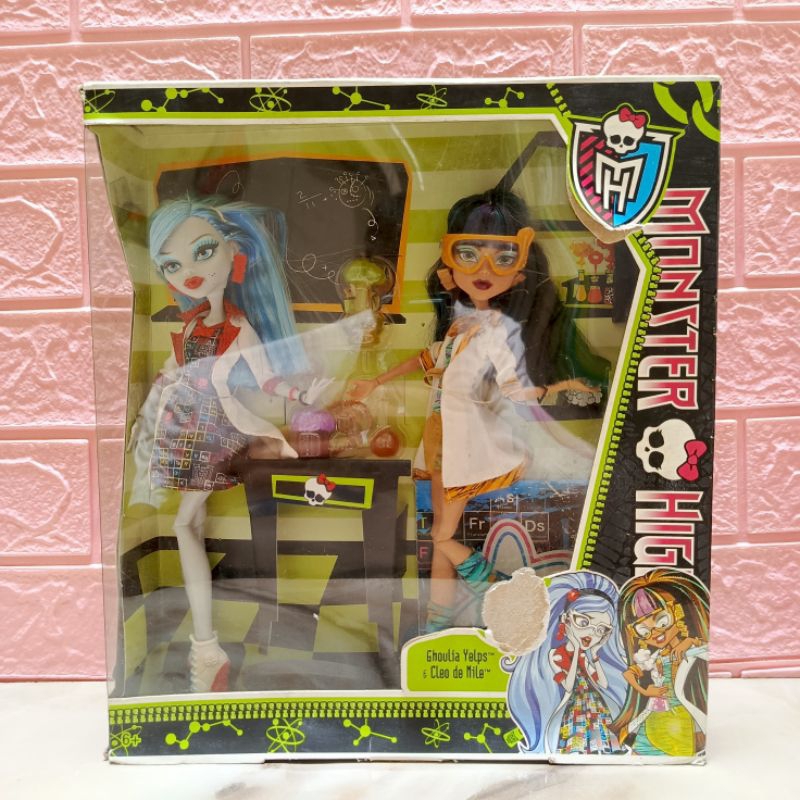 Jual Monster High Classroom Partners Mad Science Cleo De Nile And