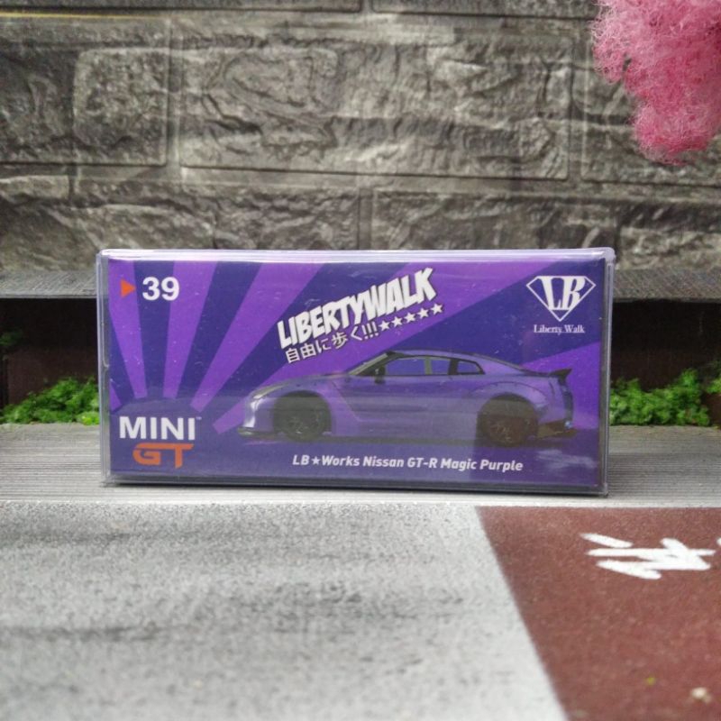Jual MiniGT 39 lbwk nissan gtr r35 magic purple | Shopee Indonesia