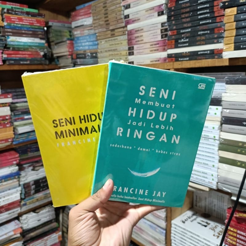 Jual Paket 2 Buku Seni Hidup Minimalis - Seni Membuat Hidup Jadi Lebih ...