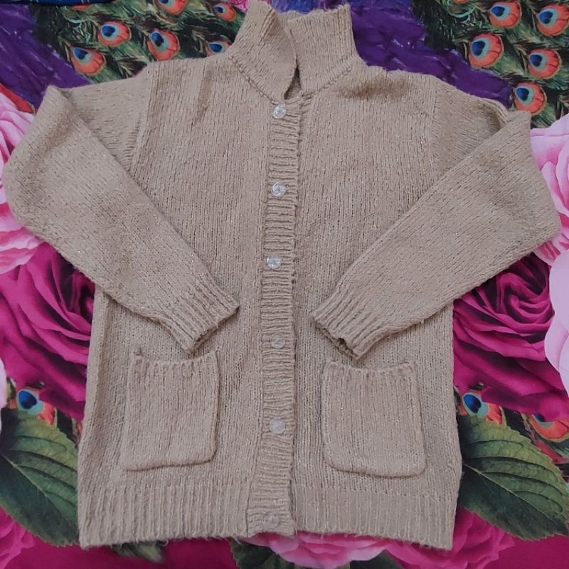 Jual cardigan rajut kancing coklat muda tebal | Shopee Indonesia
