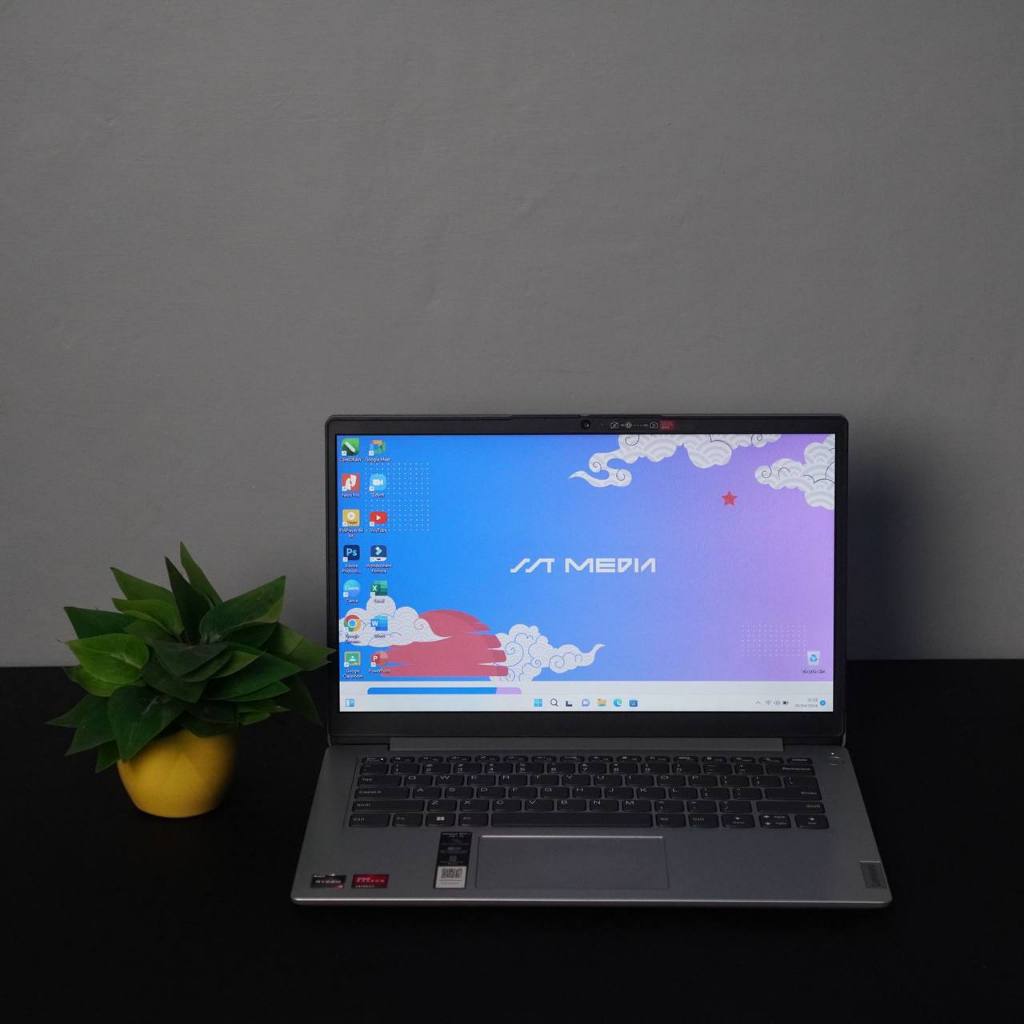 Jual LAPTOP LENOVO IDP SLIM 1 AMD RYZEN 3-3250U RAM 8GB LAPTOP BEKAS