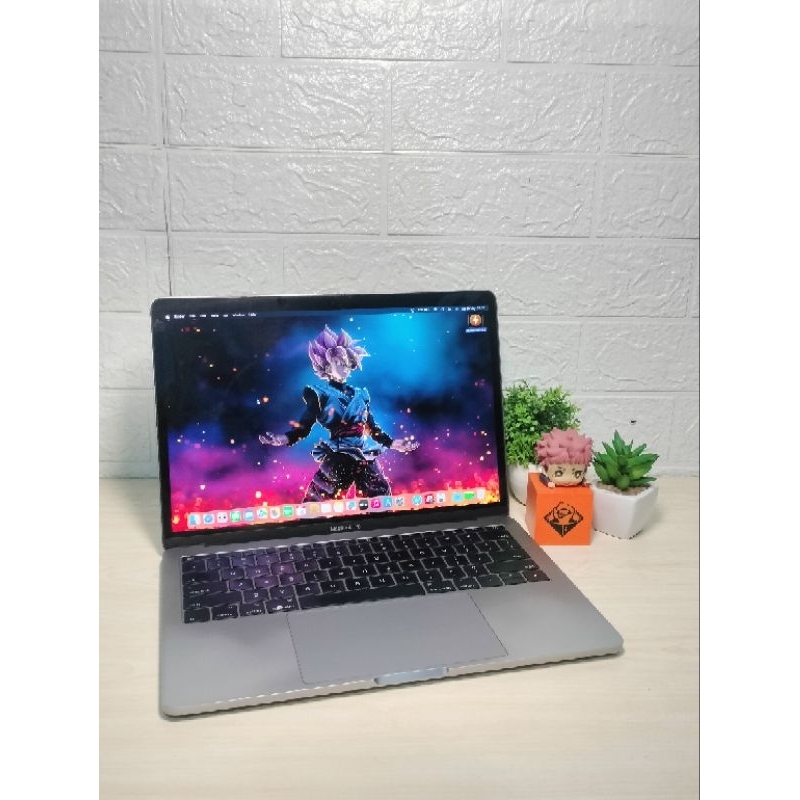 MacBook Pro（13インチ,2017,Thunderbolt 3ポートx 4）256GB/16GB