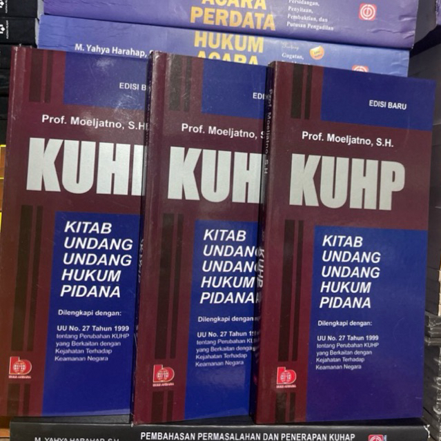 Jual KITAB UNDANG - UNDANG HUKUM PIDANA ( KUHP ) By Prof. Moeljatno, S ...