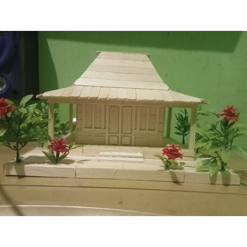 Jual miniatur rumah adat joglo dari stik es krim Shopee Indonesia