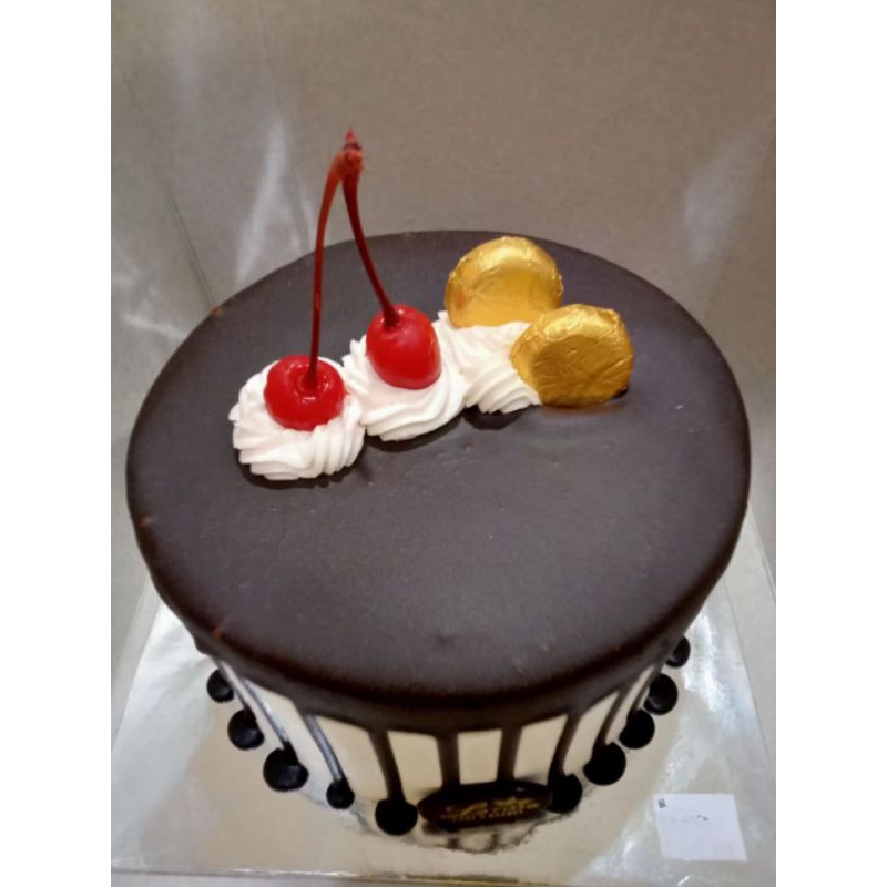 Jual Black forest diameter 15 cm - birthday cake larissa bakery - kue ...